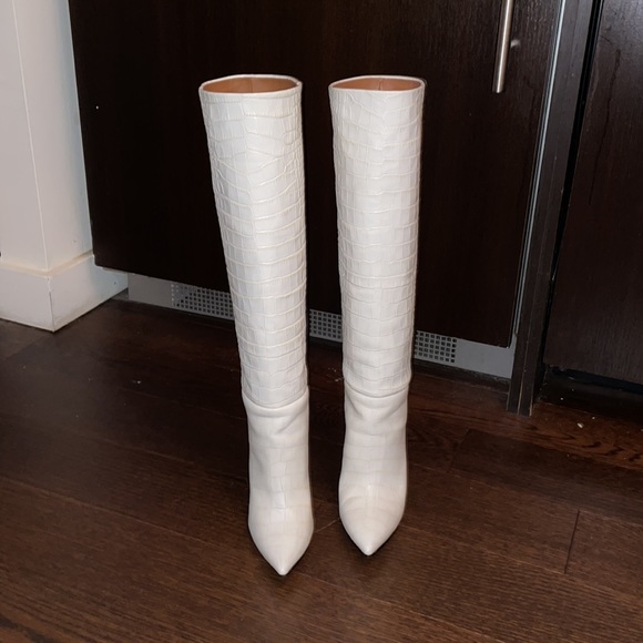 Paris Texas
Knee-High Croc-Embossed Leather Boots
36 (6)
Avoiro - Picture 3 of 9